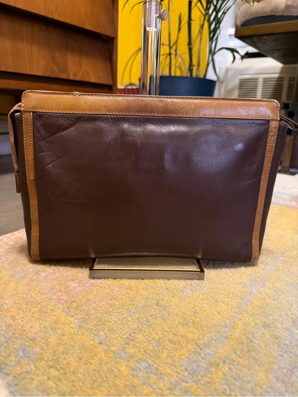 Celine Vintage Brown Leather Toiletry Bag with Tan Trim - Picture 3 of 11